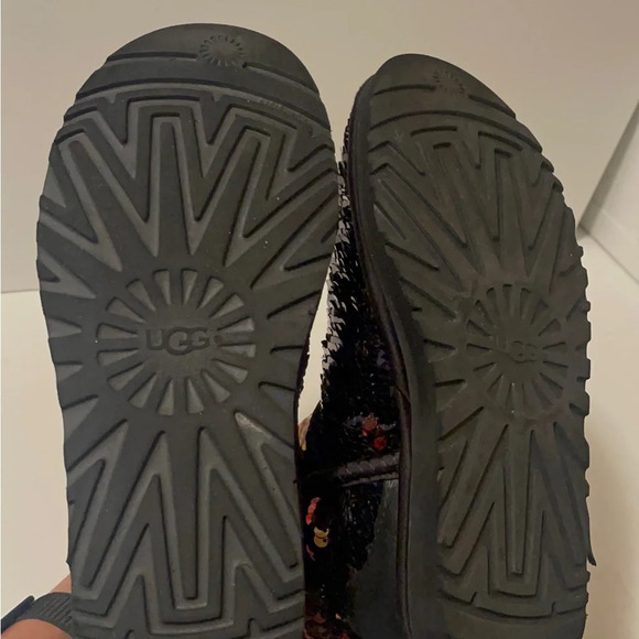 Uggs beautiful rose gold and black color sequin boots - Picture 7 of 16